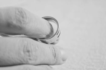 Gray divorce can have a lifelong effect in retirement years. If you are 50 or older and considering divorce in New Jersey (NJ), consult Rozin-Golinder Law.